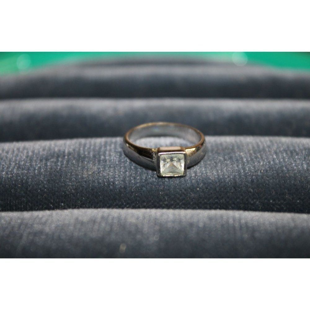 Clear Stone Silver Band‎ Fashion Costume Ring Size 5